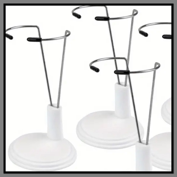 Labubu White and Black Display Stand - Picture 4 of 4